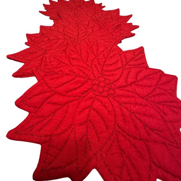 Set of 4 Christmas Placemats Red Poinsettia Flowers Quilted by Nicole Miller - Picture 5 of 8